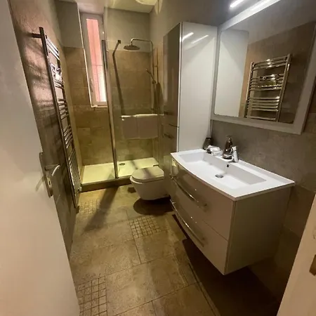 Charming One Bedroom Near Monaco Lägenhet *