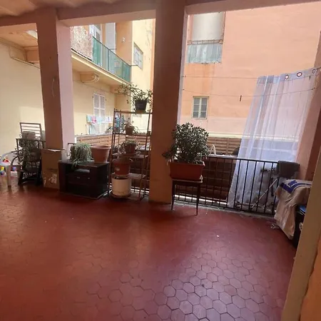 Charming One Bedroom Near Monaco Lägenhet