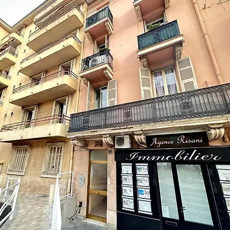 Charming One Bedroom Near Monaco Lägenhet